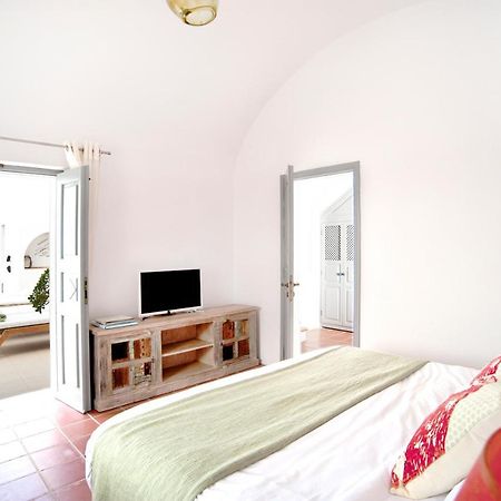 Antelmi Luxury Villa Fira  Exterior photo